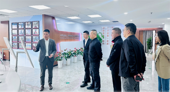 深圳市龙岗区人力资源局党组书记、局长唐建东一行莅临嘉联汇智全球创新中心调研走访